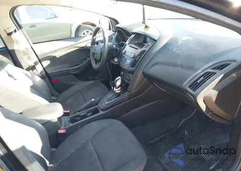 2016 Ford Focus Se z USA, uszkodzony, nr VIN 1FADP3K27GL306611